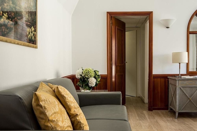 Imagen de los interiores del Hotel Royal Garden Champs-Elysees. Foto 13