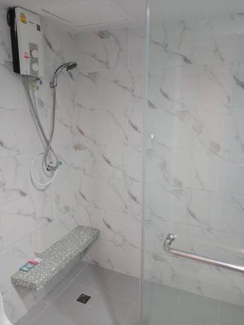 Imagen de la habitación del Hotel Royal Garden Home. Foto 3