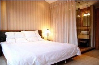 Imagen de la habitación del Hotel Royal Garden Inn. Foto 8