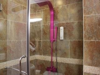 Imagen de la habitación del Hotel Royal Garden Inn. Foto 13