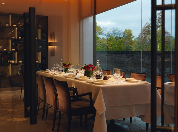 Imagen del bar/restaurante del Hotel Royal Garden, Kensington. Foto 3