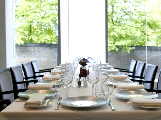 Imagen del bar/restaurante del Hotel Royal Garden, Kensington. Foto 8