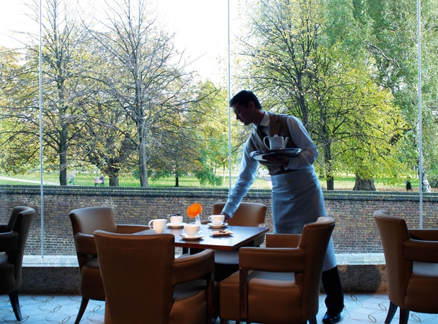 Imagen del bar/restaurante del Hotel Royal Garden, Kensington. Foto 9