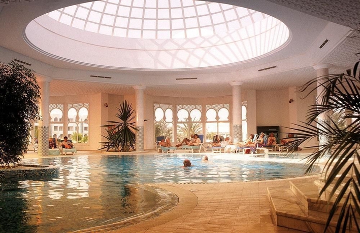 Imagen de la piscina del Hotel Royal Garden Palace (families and Couples). Foto 12