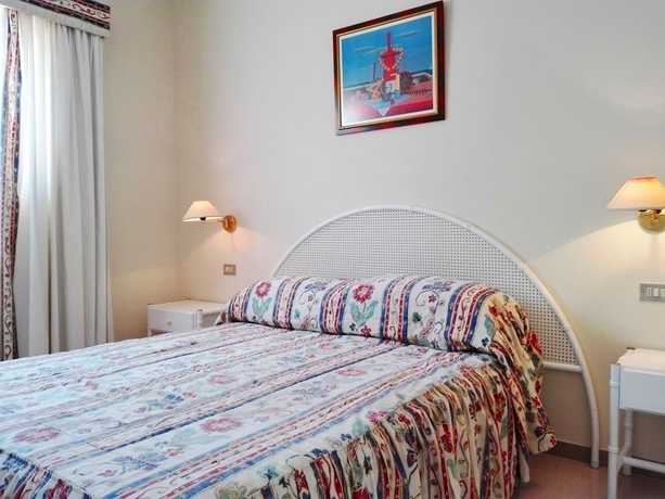 Imagen de la habitación del Hotel Royal Golf Park Club. Foto 2