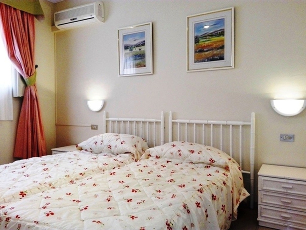 Imagen de la habitación del Hotel Royal Golf Park Club. Foto 3