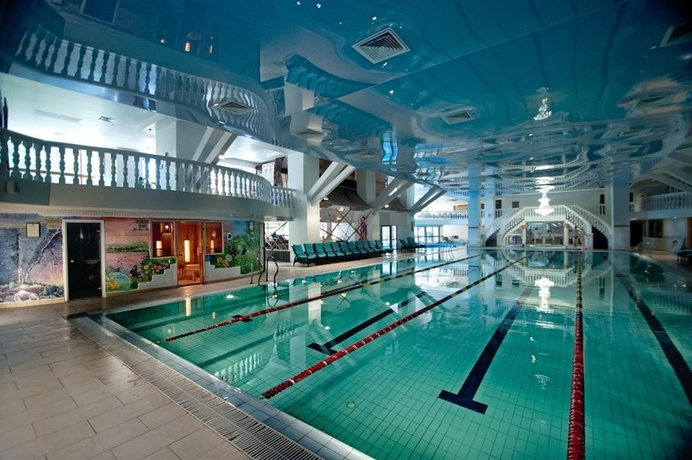 Imagen de la piscina del Hotel Royal Grand (truskavets). Foto 6