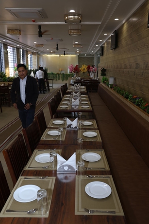 Imagen del bar/restaurante del Hotel Royal Greens. Foto 4