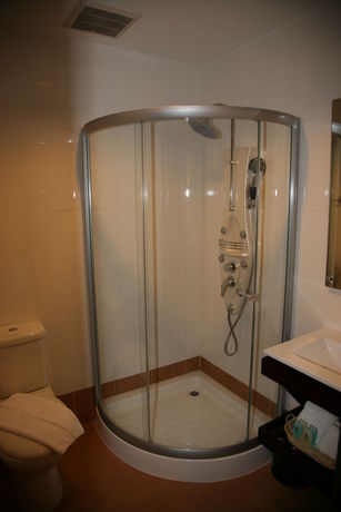 Imagen de la habitación del Hotel Royal Guest House, Kota Bharu. Foto 3