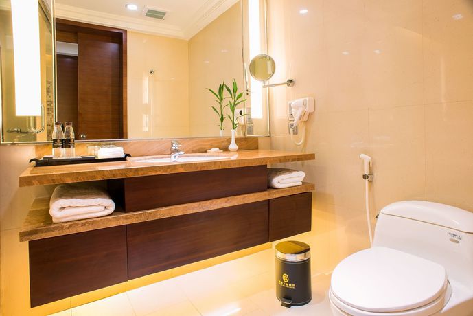 Imagen del bar/restaurante del Hotel Royal Halong. Foto 3