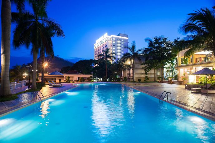 Imagen de la habitación del Hotel Royal Halong. Foto 10