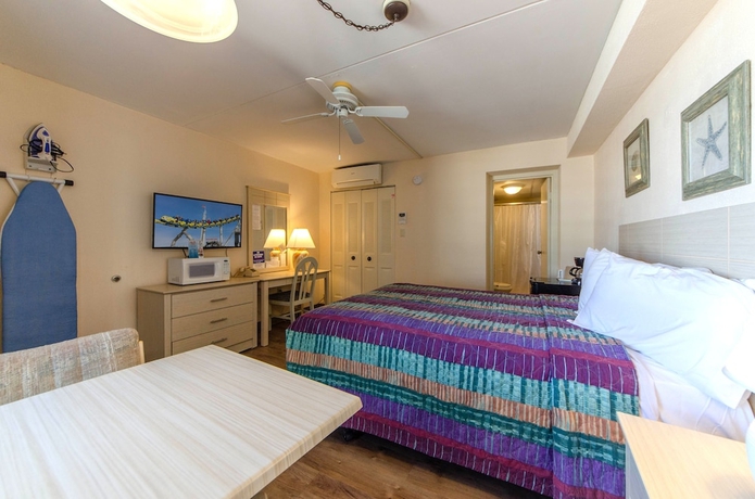 Imagen de la habitación del Hotel Royal Hawaiian Motel. Foto 15