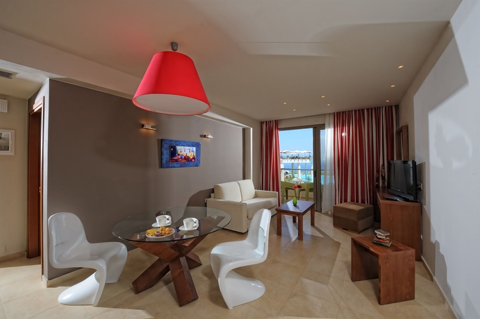 Imagen de los interiores del Hotel Royal Heights Resort Villas and Spa. Foto 13