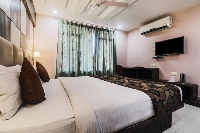 Imagen de la habitación del Hotel Royal Heritage, Guwahati. Foto 15