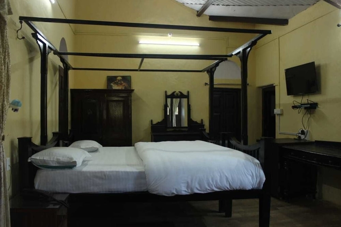 Imagen de la habitación del Hotel Royal Heritage Lake View Resort. Foto 5