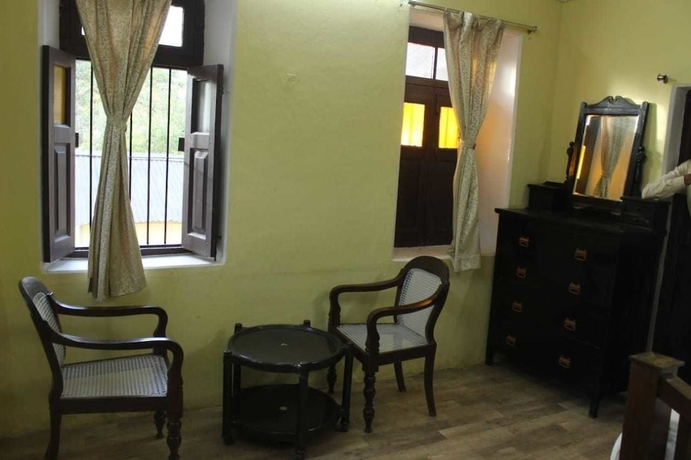 Imagen de la habitación del Hotel Royal Heritage Lake View Resort. Foto 16