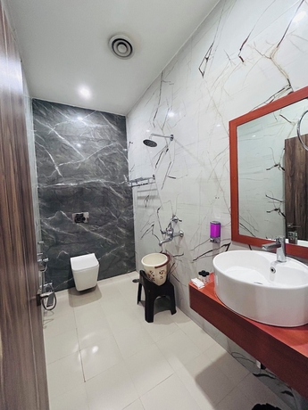 Imagen de la habitación del Hotel Royal Heritage and Resort. Foto 3
