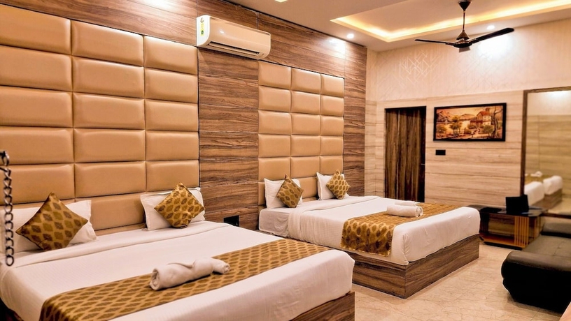 Imagen de la habitación del Hotel Royal Heritage and Resort. Foto 9