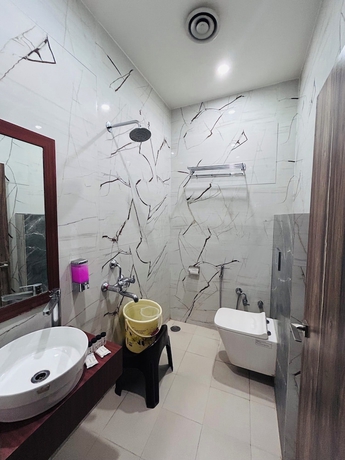 Imagen de la habitación del Hotel Royal Heritage and Resort. Foto 15