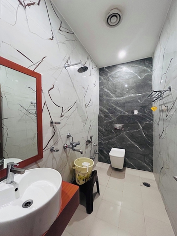 Imagen de la habitación del Hotel Royal Heritage and Resort. Foto 16