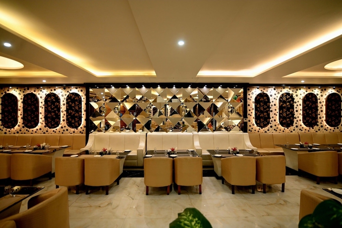 Imagen del bar/restaurante del Hotel Royal Heritage and Resort. Foto 2