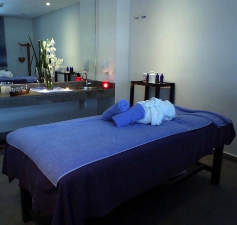 Imagen de la piscina del Hotel Royal Hideaway Casablanca. Foto 16