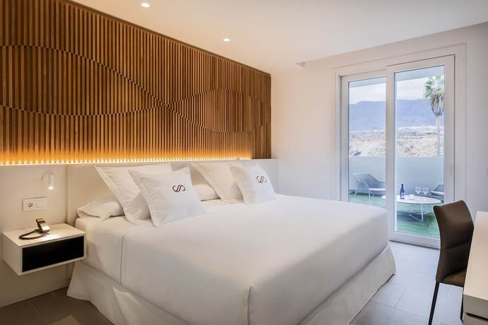 Imagen de la habitación del Hotel Royal Hideaway Corales Suites. Foto 6