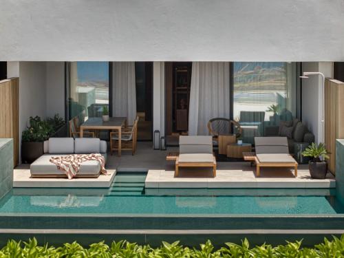 Imagen de la habitación del Hotel Royal Hideaway Corales Villas. Foto 3