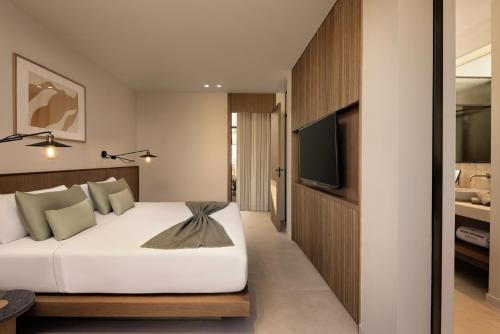 Imagen de la habitación del Hotel Royal Hideaway Corales Villas. Foto 7