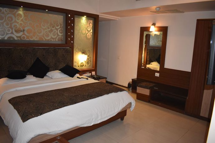 Imagen de la habitación del Hotel Royal Highness, Ahmedabad. Foto 4