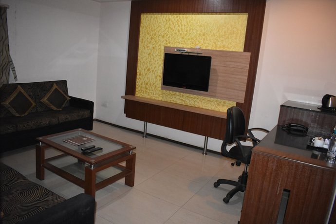 Imagen de la habitación del Hotel Royal Highness, Ahmedabad. Foto 17