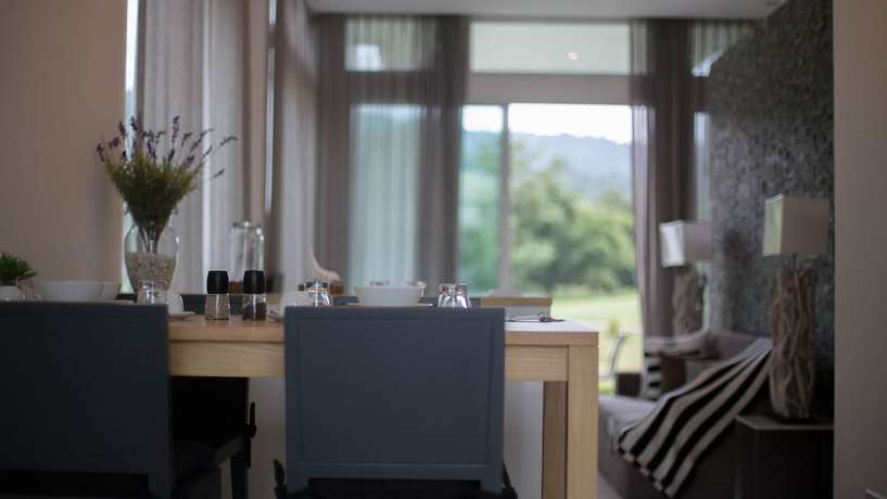 Imagen de la habitación del Hotel Royal Hills Golf Resort and Spa. Foto 11