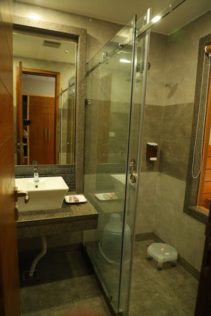 Imagen de la habitación del Hotel Royal Hillton, Paonta Sahib. Foto 2