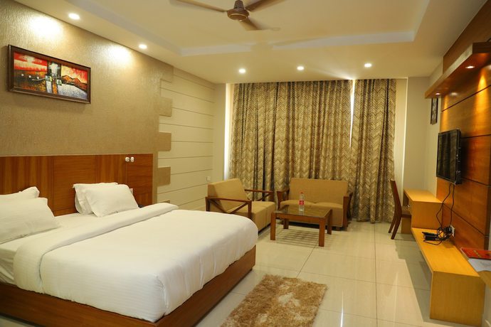 Imagen de la habitación del Hotel Royal Hillton, Paonta Sahib. Foto 8