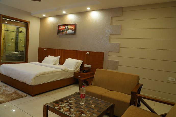 Imagen de la habitación del Hotel Royal Hillton, Paonta Sahib. Foto 11