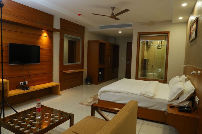 Imagen general del Hotel Royal Hillton, Paonta Sahib. Foto 1