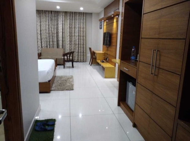 Imagen de la habitación del Hotel Royal Hillton, Paonta Sahib. Foto 10