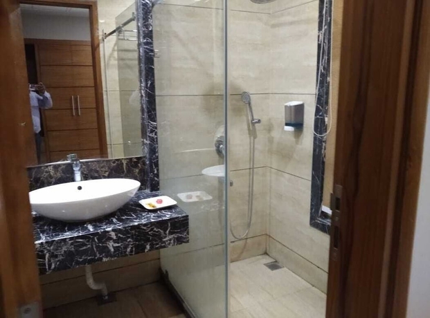 Imagen de la habitación del Hotel Royal Hillton, Paonta Sahib. Foto 12
