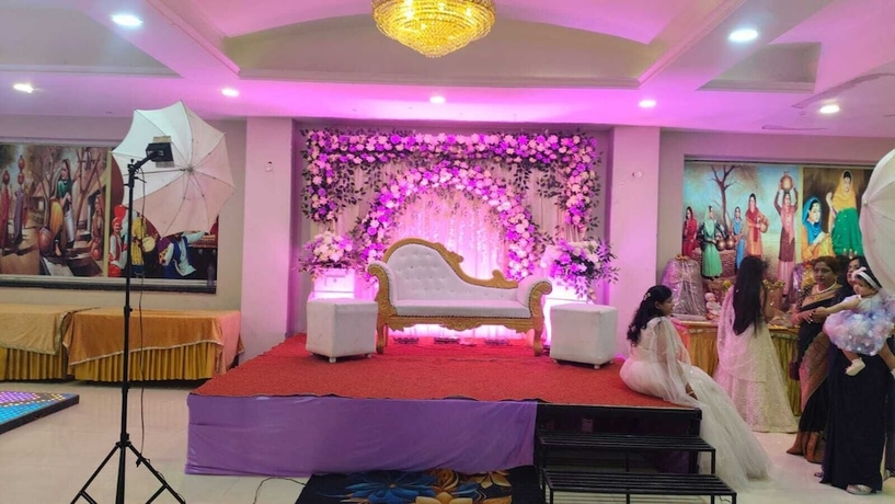 Imagen de los interiores del Hotel Royal Hillton, Paonta Sahib. Foto 15