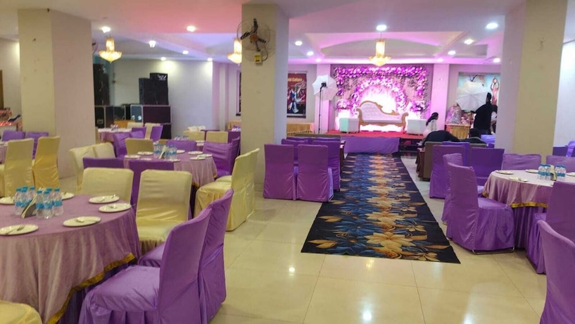 Imagen de los interiores del Hotel Royal Hillton, Paonta Sahib. Foto 16