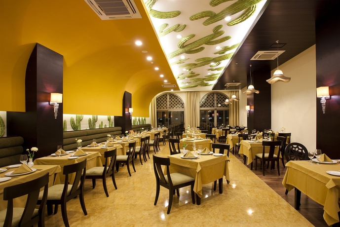 Imagen del bar/restaurante del Hotel Royal Holiday Palace - All Inclusive. Foto 3