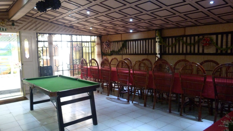 Imagen del bar/restaurante del Hotel Royal Holiday Resort. Foto 6