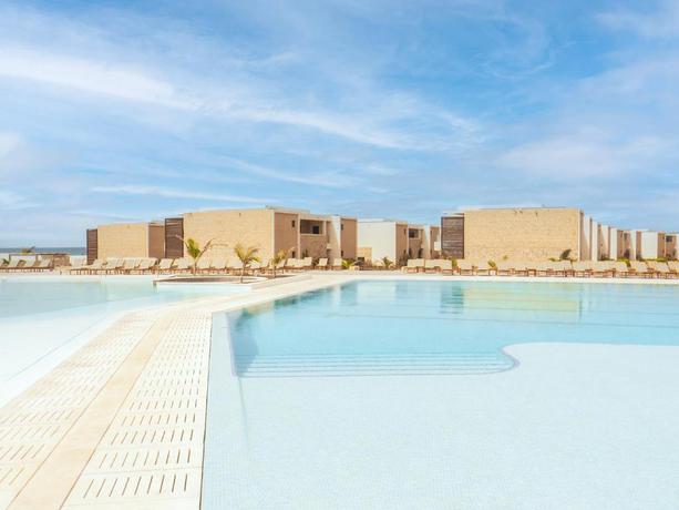 Imagen de la piscina del Hotel Royal Horizon Beijo Mans&atilde;o - Ponta Sino. Foto 13