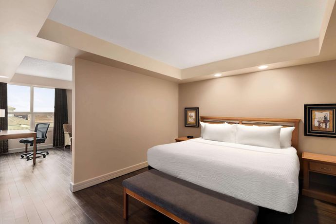 Imagen de la habitación del Hotel Royal Hotel Edmonton Airport Trademark Collection by Wyndham. Foto 4