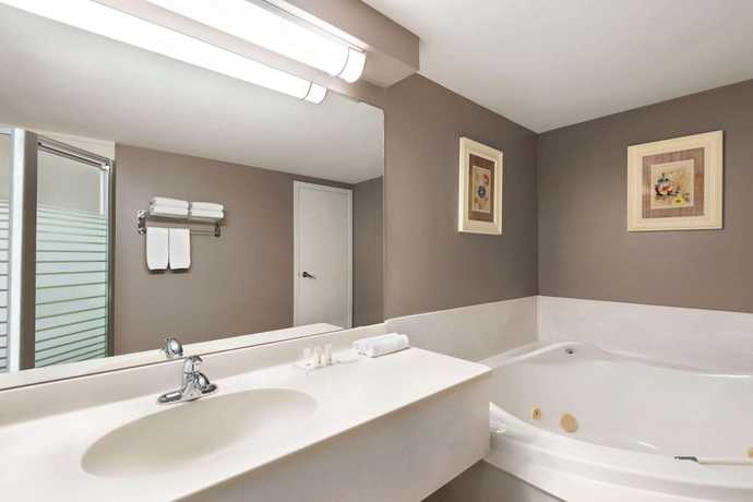 Imagen de la habitación del Hotel Royal Hotel Regina, Trademark Collection by Wyndham. Foto 14