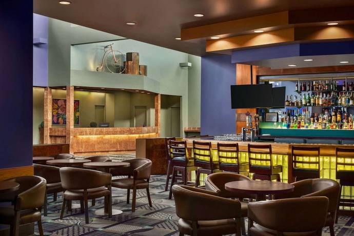 Imagen de los interiores del Hotel Royal Hotel West Edmonton, Trademark Collection by Wyndham. Foto 15