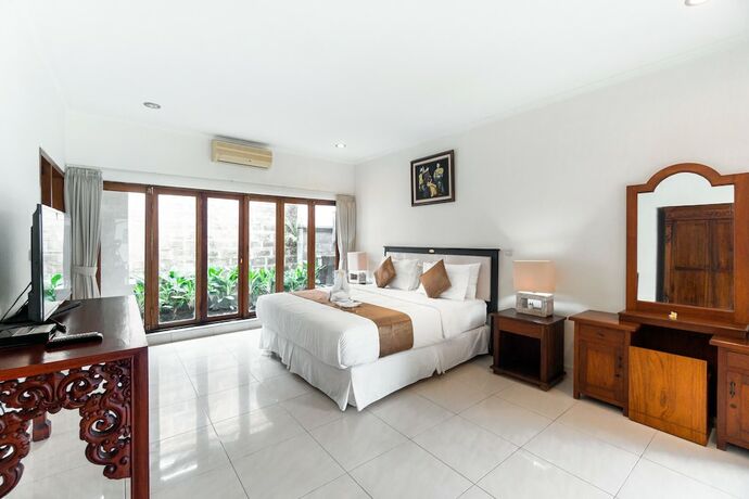 Imagen de la habitación del Hotel Royal Indah Bali Villas. Foto 16