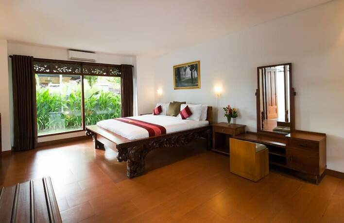 Imagen de la habitación del Hotel Royal Indah Bali Villas. Foto 19