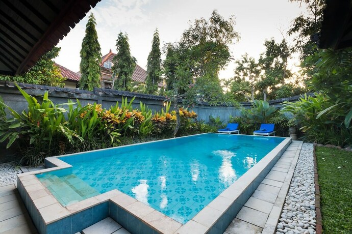 Imagen de la habitación del Hotel Royal Indah Bali Villas. Foto 20