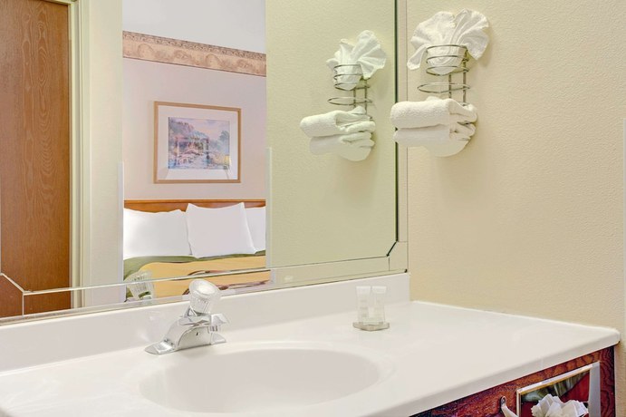 Imagen de la habitación del Hotel Royal Inn Airport. Foto 4